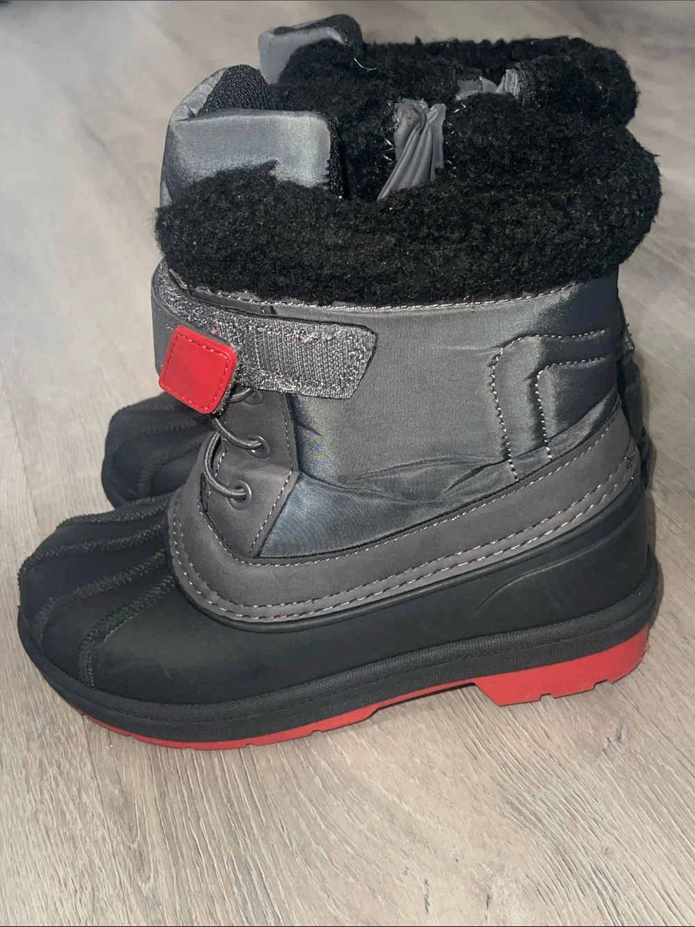 Cat & Jack Black and Red Kids Winter Snow Boots 11 kids